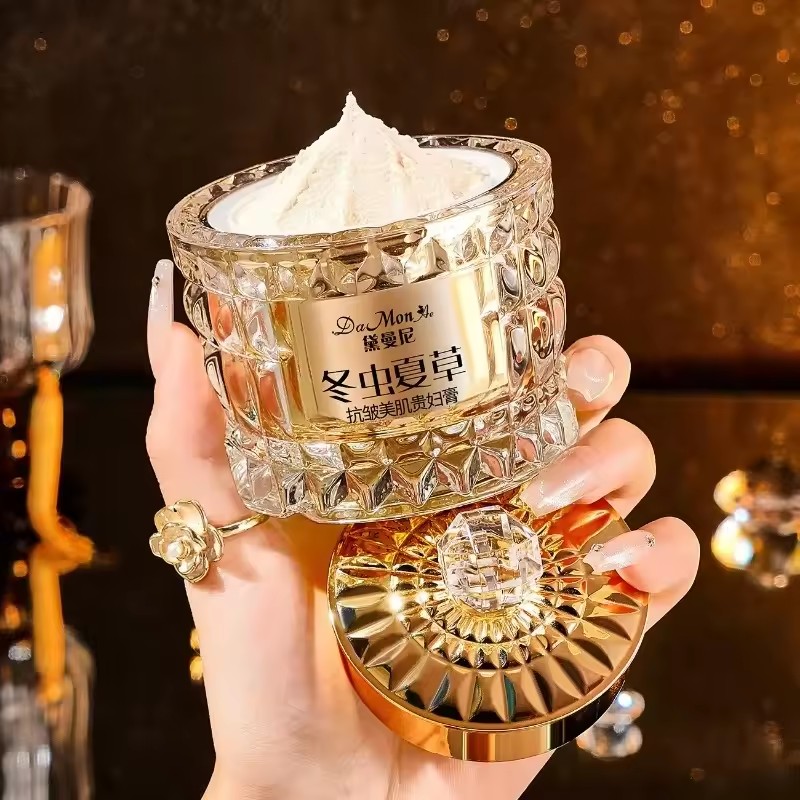 Cordyceps Sinensis 럭셔리 노블 레이디  - Luxury Skincare Whitening Cream 리뷰 및 가격